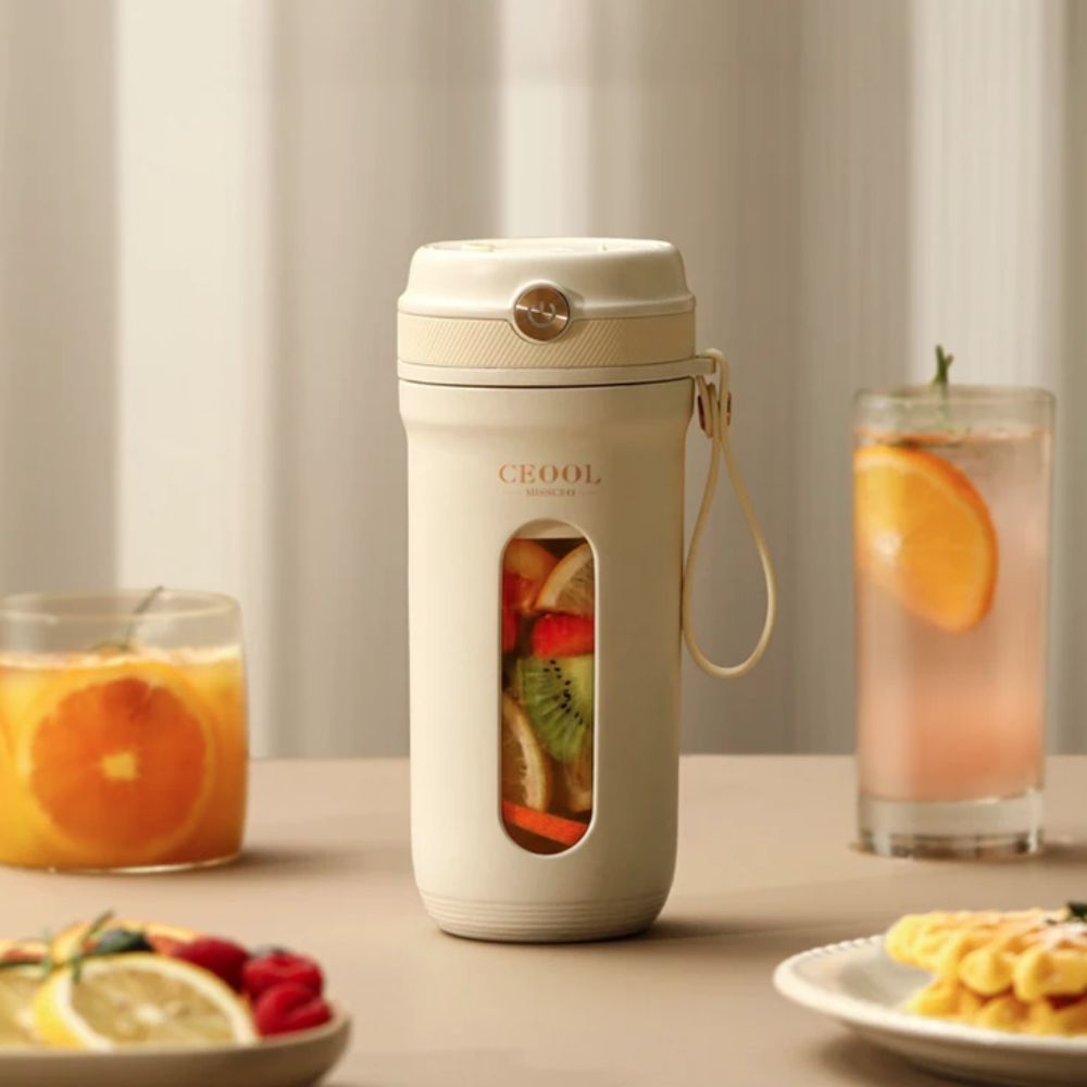 Frullatore Portatile con 4/10  - Portable Blender Usb Rechargeable recensione e prezzo